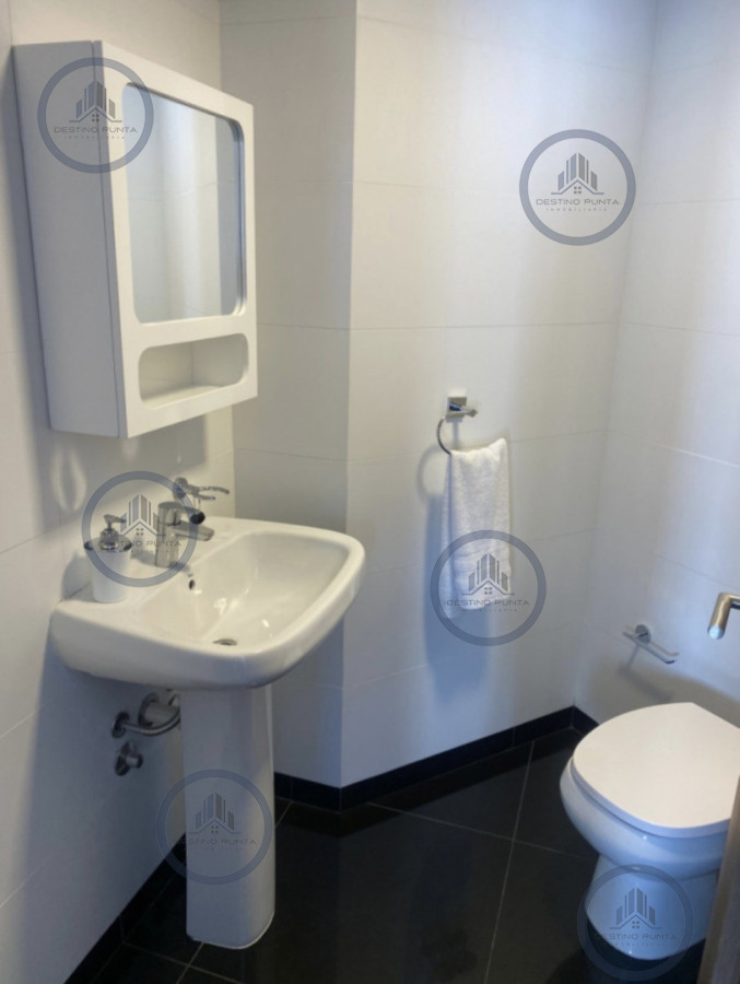 Apartamento ID.3284 - Alquiler temporal de apartamento a pasos de Playa Brava, 3 dormitorios mas dependencia y parrillero