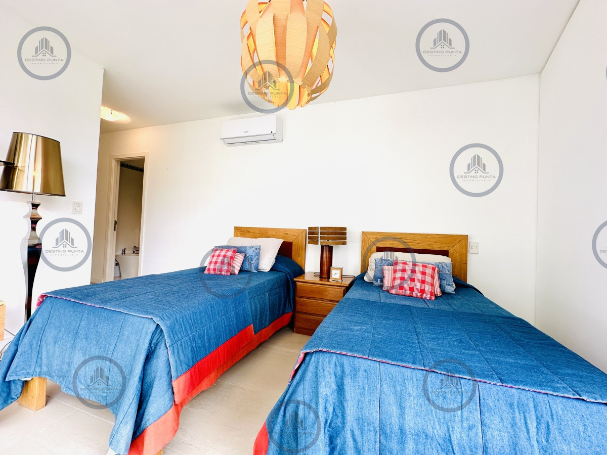 Apartamento ID.272 - Oportunidad en Venta Maravilloso departamento esquinero en Torre Le Parc, Playa Brava, Punta del Este