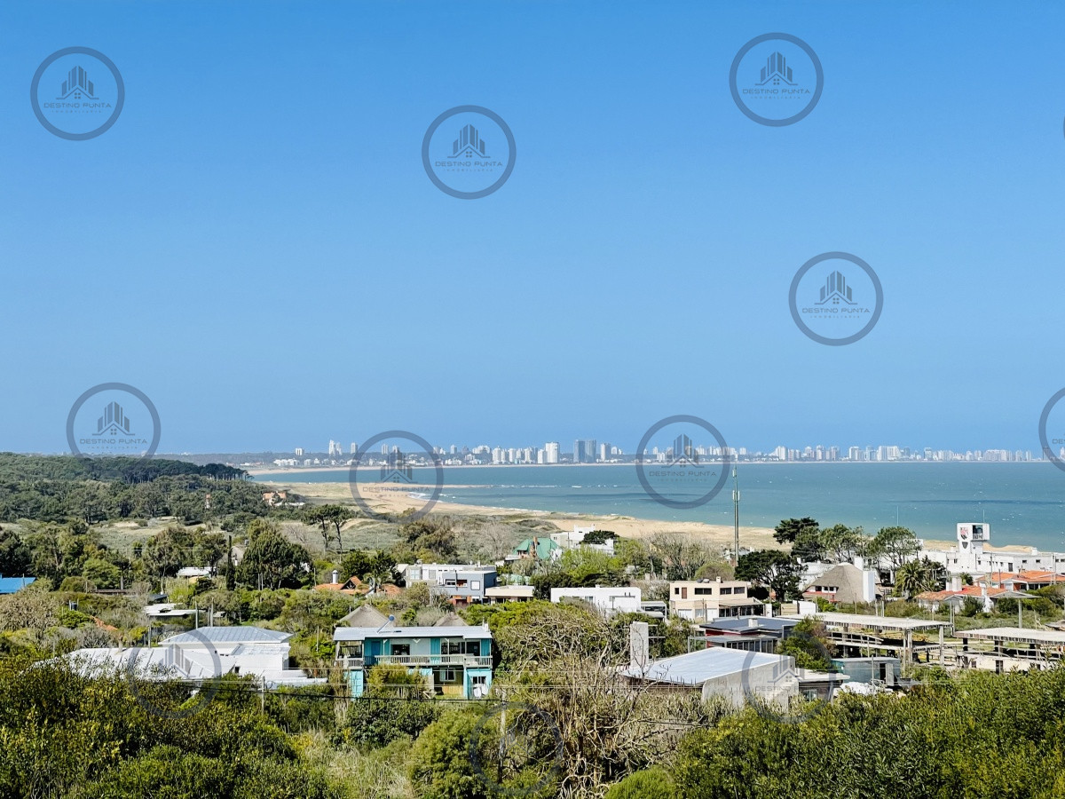 Apartamento ID.112 - Venta OPORTUNIDAD de exclusivo departamento de tres dormitorios y Parrillero en Punta Ballena
