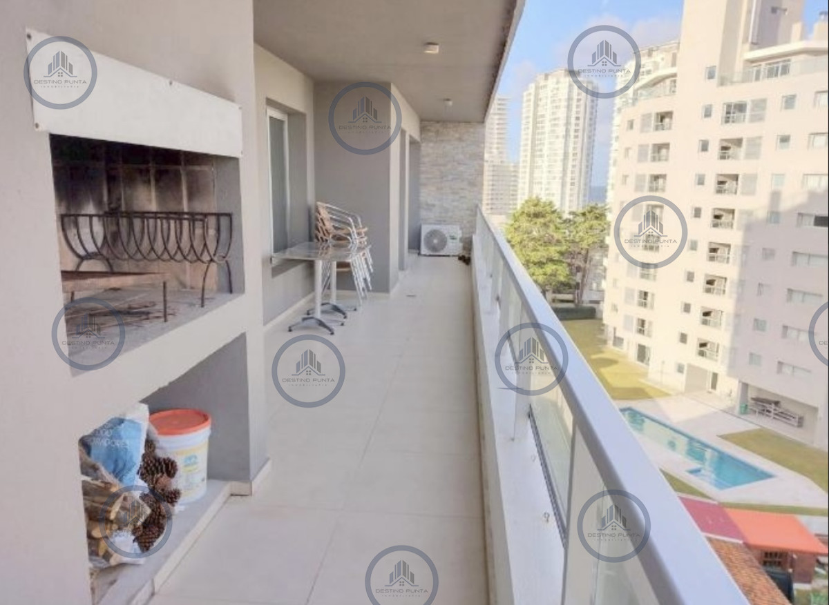 Apartamento ID.2106 - Apartamento de 3 Dormitorios y Parrillero en Playa Brava - Punta del Este