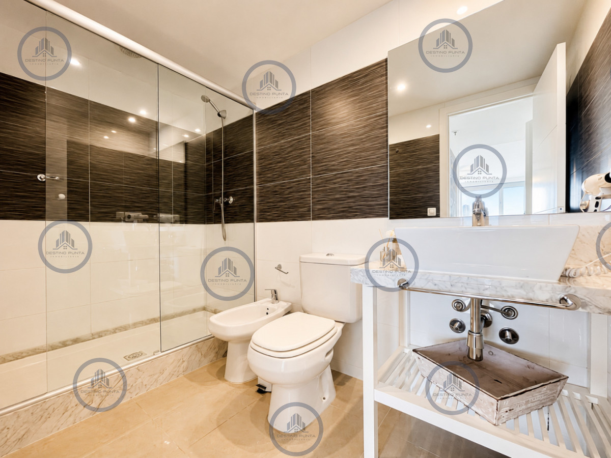 Apartamento ID.1121 - Moderno Apartamento Penthouse con Parrillero en torre One, Playa Brava Punta del Este