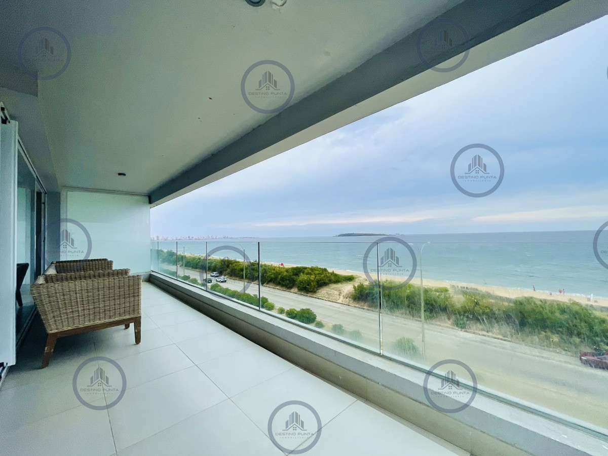 Apartamento ID.304 - Apartamento de 3 Dormitorios y Parrillero Frente al Mar, Playa Mansa