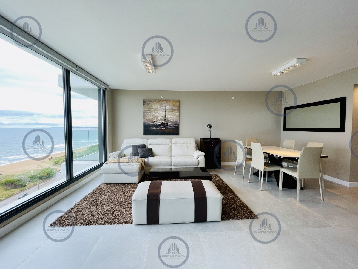 Apartamento ID.1122 - Venta y Alquiler Anual Moderno Apartamento de 2 Dormitorios en Torre Venetian sobre Playa Mansa