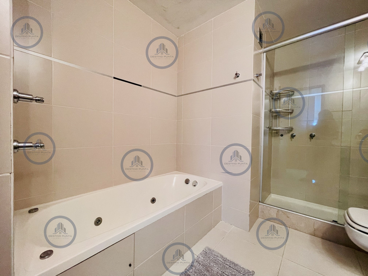 Apartamento ID.216 - Excelente Apartamento de 2 Dormitorios con Vista al Mar, Playa Mansa