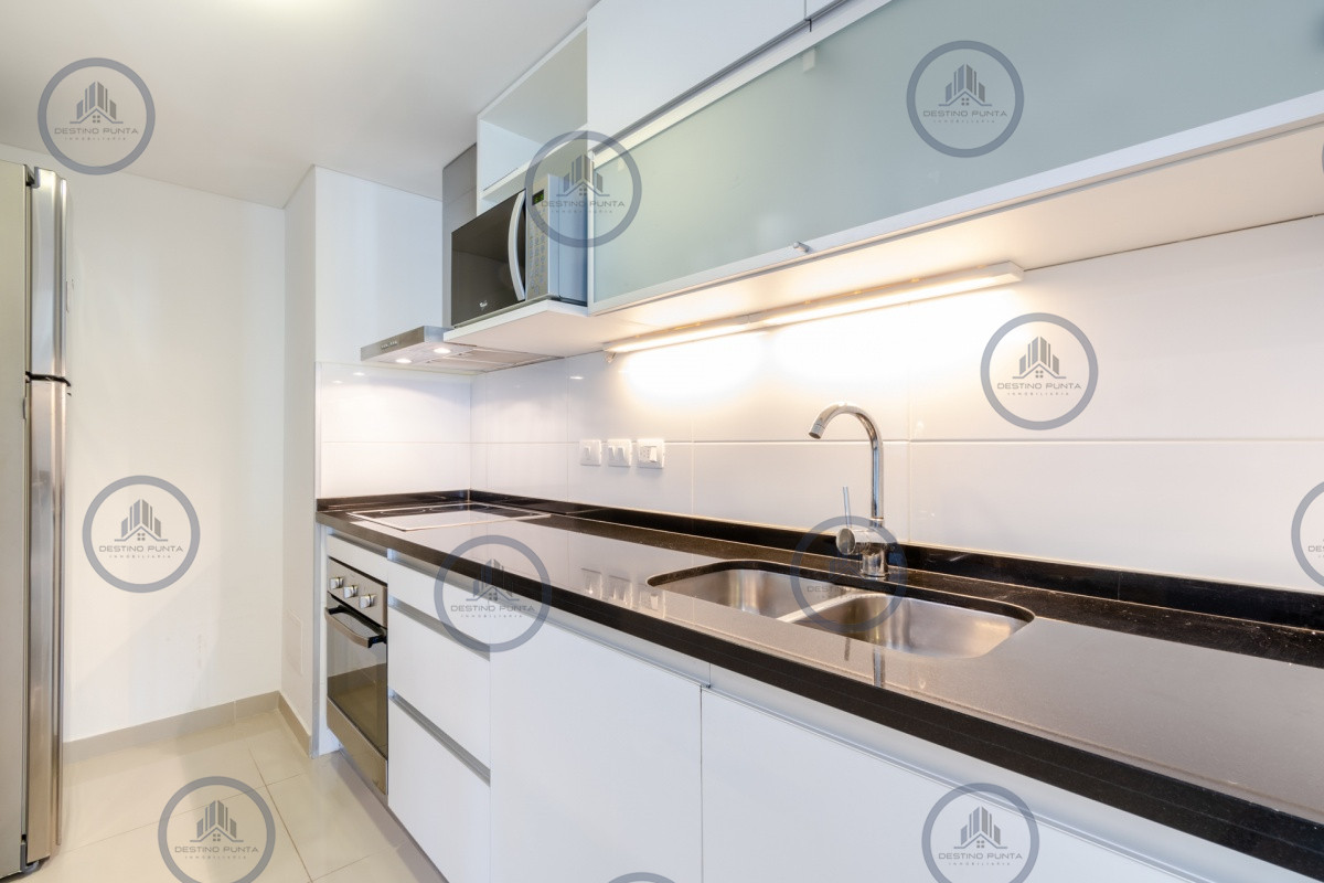 Apartamento ID.248 - Apartamento de 2 Dormitorios en Playa Brava con Vista al Mar - Venta