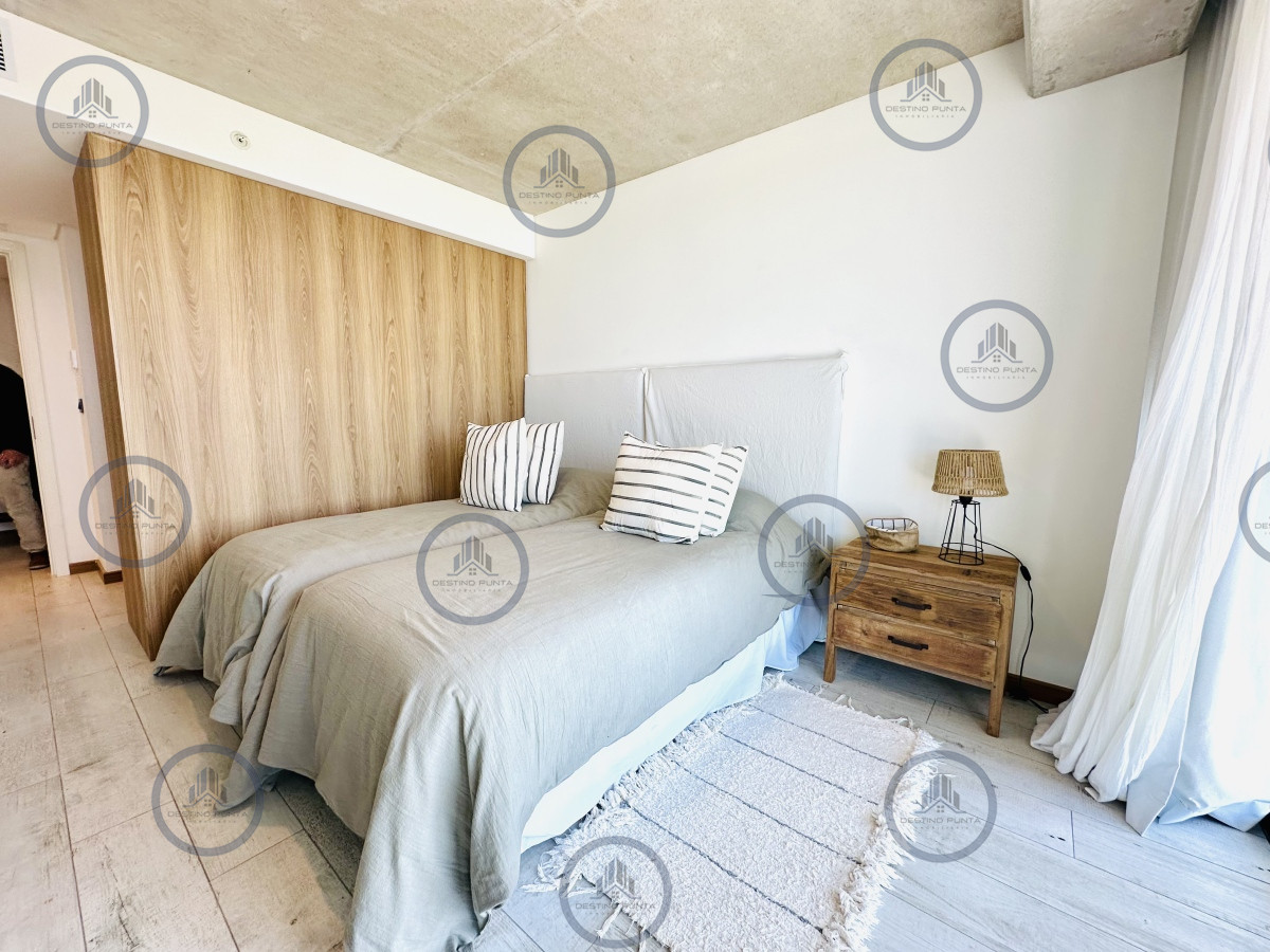 Apartamento ID.677 - Venta y alquiler de apartamento de tres dormitorios con tres suites moderno a estrenar, playa Brava
