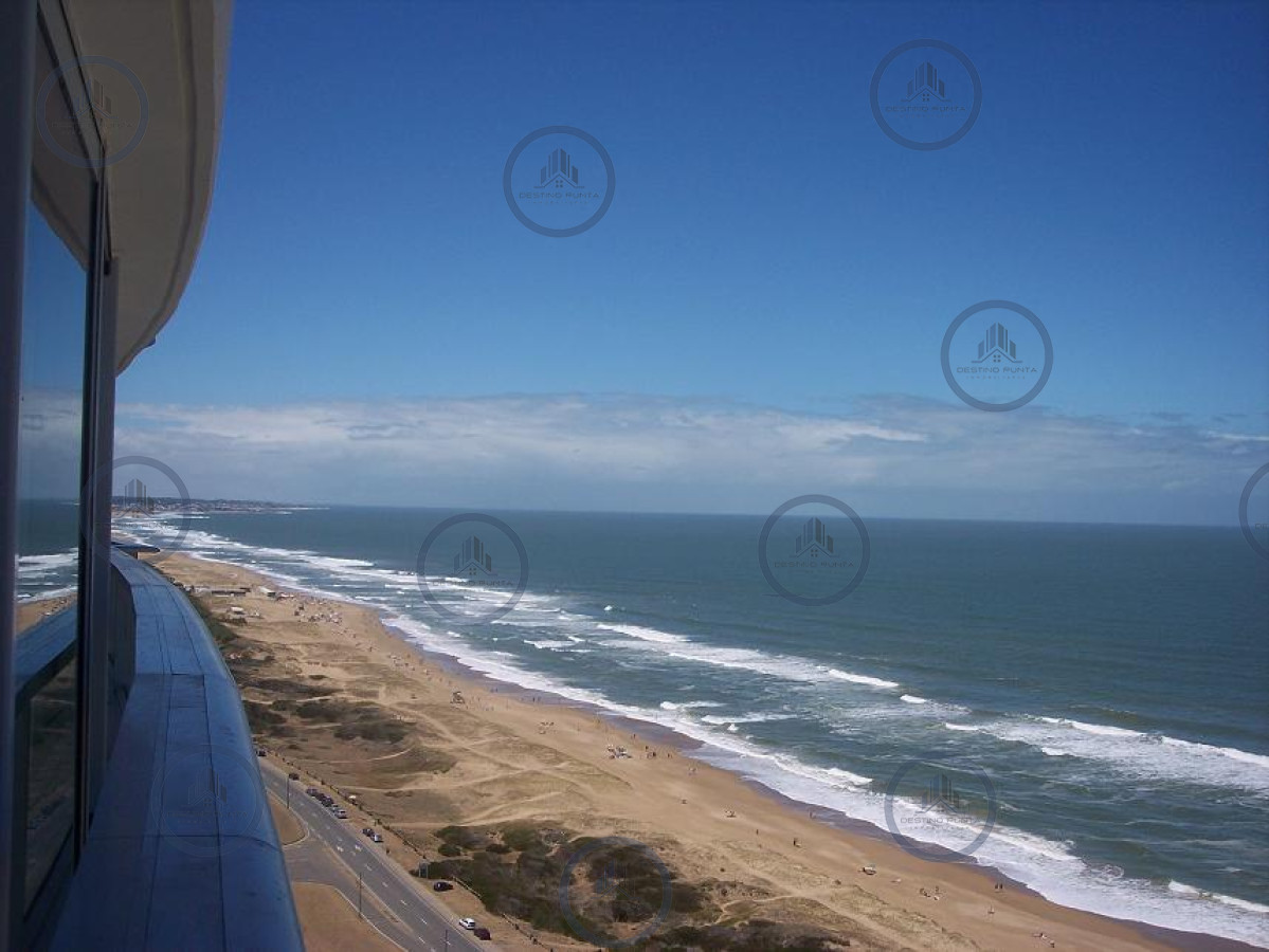 Apartamento ID.219 - Alquiler temporario de apartamento esquinero piso alto en Torre Le Parc, Playa Brava