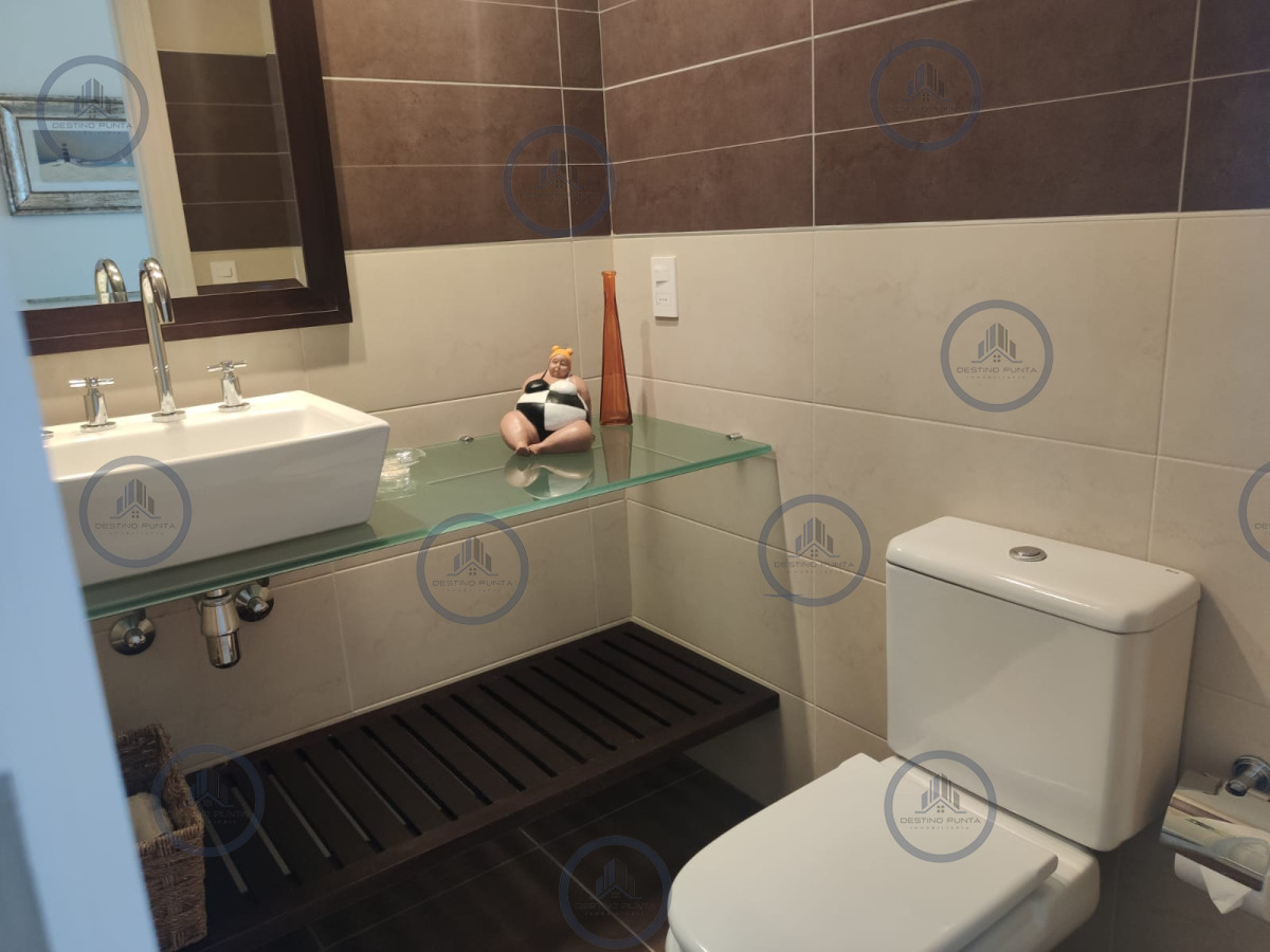 Apartamento ID.456 - Venta y alquiler temporario de apartamento de tres dormitorios en torre Premiun de playa Brava, Punta del Este