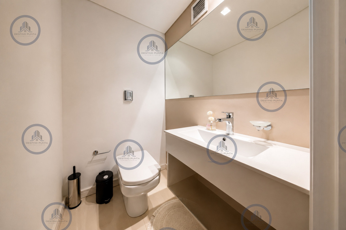 Apartamento ID.150 - Espectacular Penthouse Duplex con 4 Dormitorios + Dependencia y Terraza con Parrillero, en torre premium de Playa Brava, Punta del Este