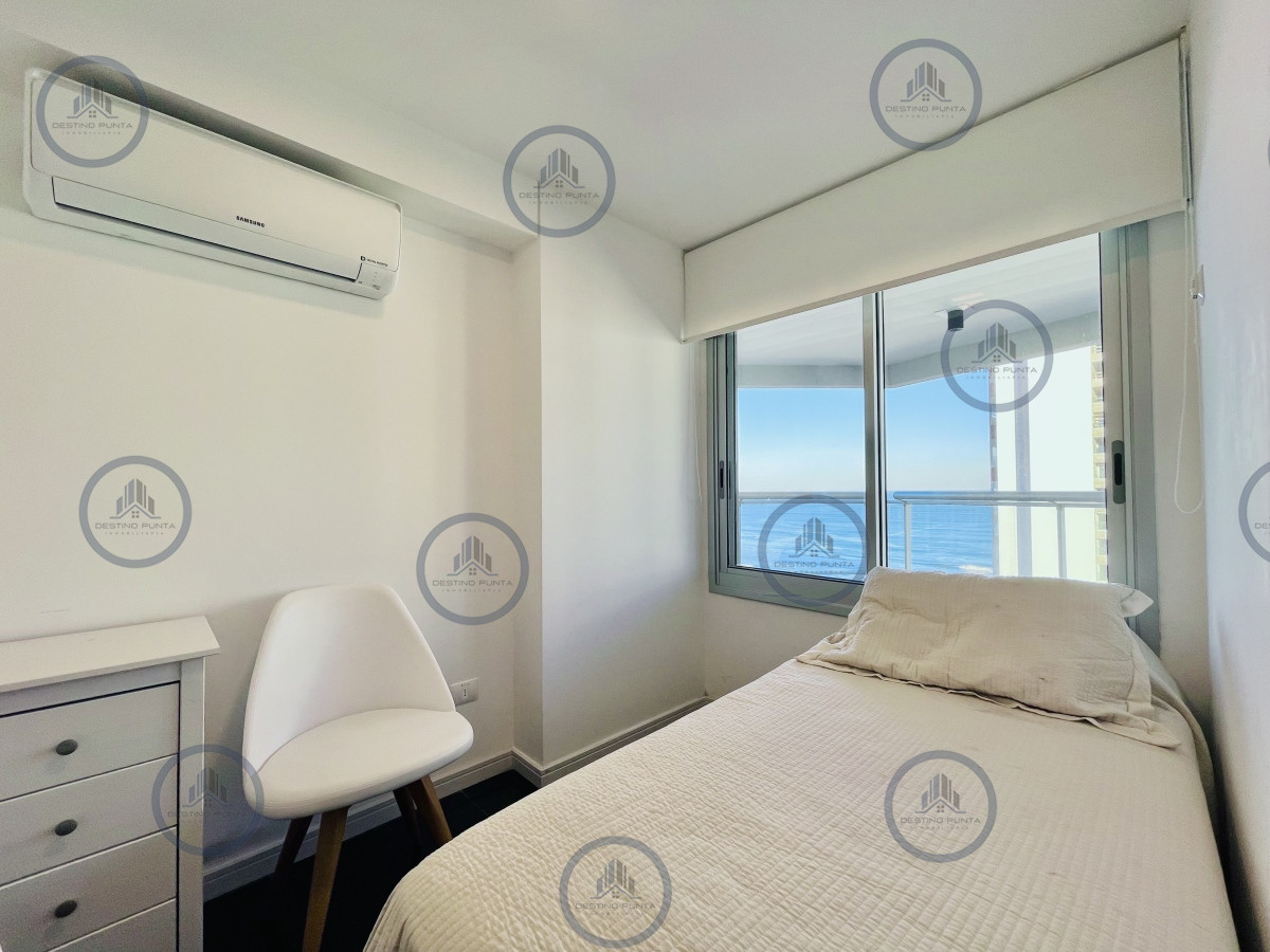 Apartamento ID.1525 - Apartamento de 3 Dormitorios y Dependencia, con Parrillero y Vista al Mar en Playa Brava, Punta del Este 