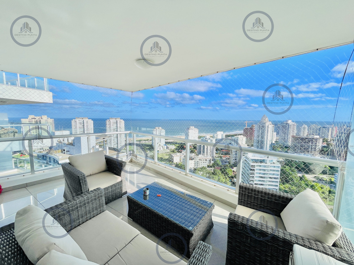 Apartamento ID.2518 -  Exclusivo Penthouse de 3 Dormitorios con Vistas panorámicas a Playa Brava, en Venta