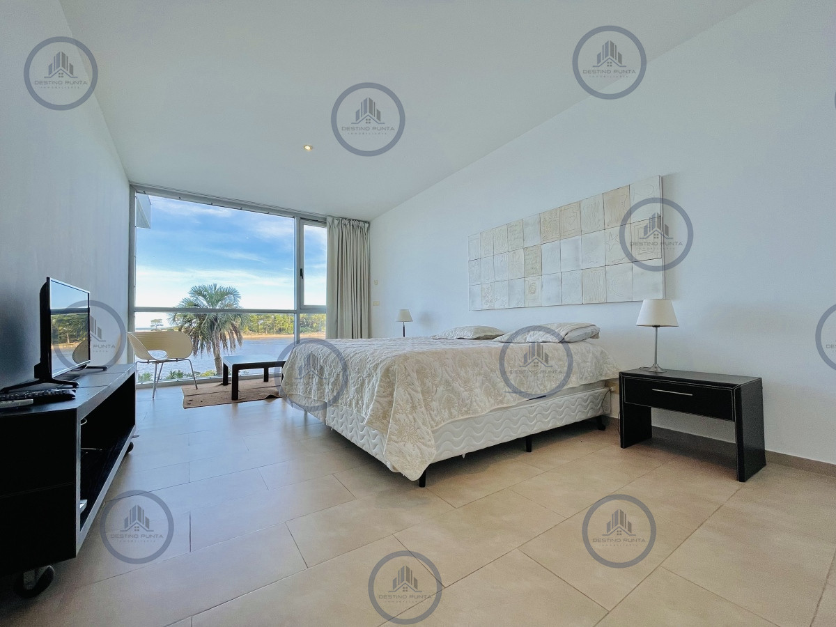 Apartamento ID.1925 - Venta de Moderno Apartamento de 3 Dormitorios Frente al Mar en La Barra