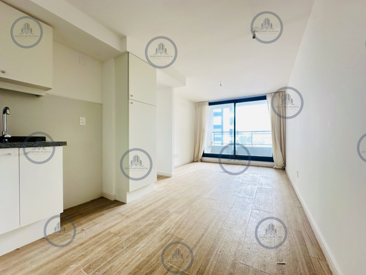 Apartamento ID.1196 - Apartamento de 2 Dormitorios Alquiler Anual, Playa Brava, Punta del Este