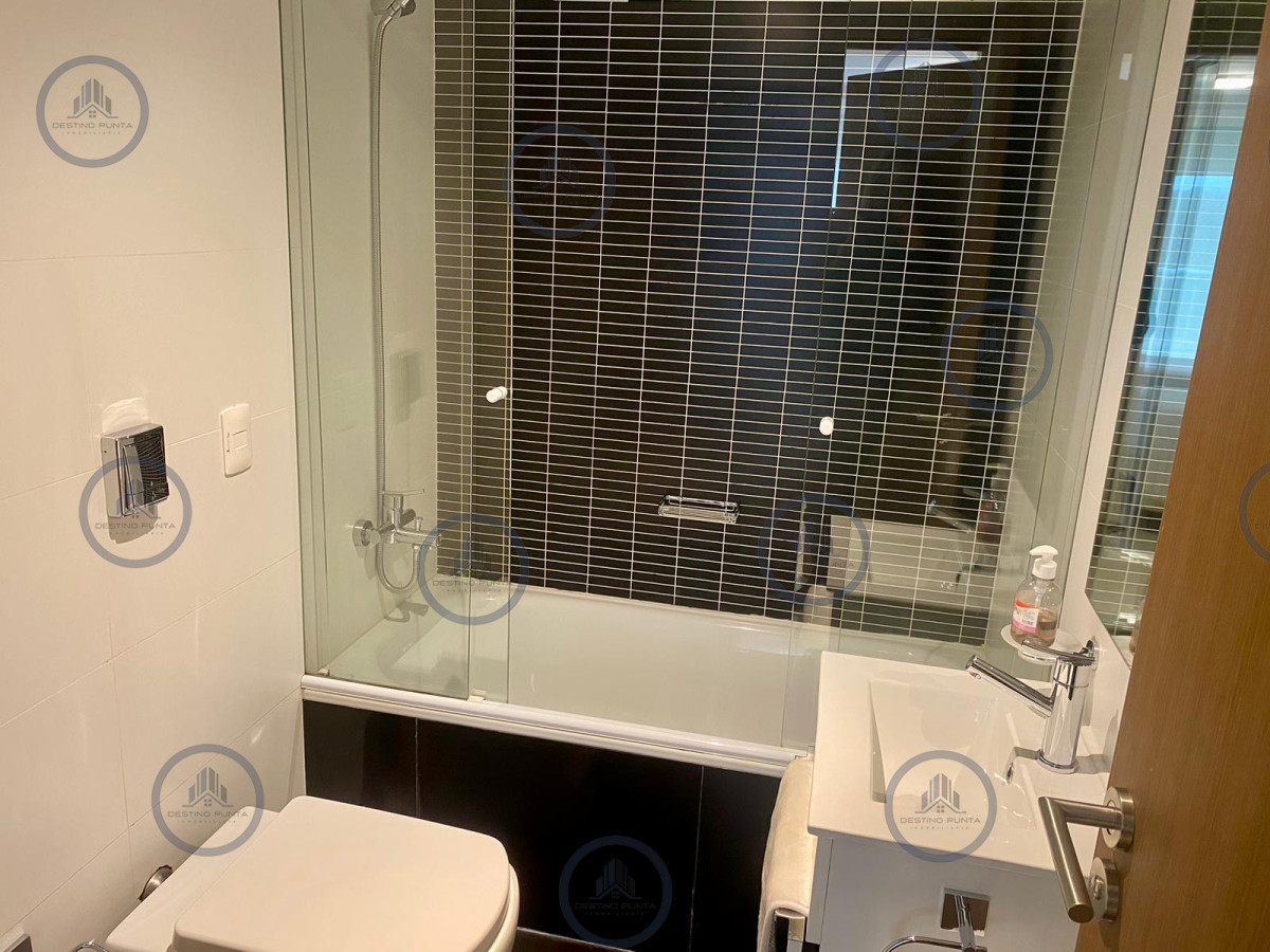 Apartamento ID.2159 - Oportunidad Moderno Apartamento de 2 Dormitorios y Dependencia a Pasos de Playa Brava
