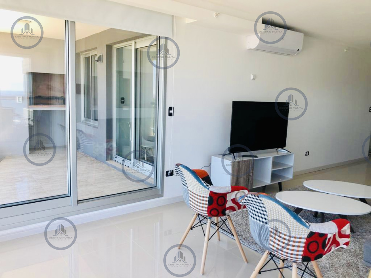 Apartamento ID.167 - Venta y alquiler temporario de apartamento piso alto en torre con servicios. Dos dormitorios más dependencia 