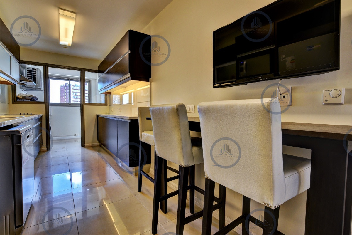 Apartamento ID.238 - Apartamento de 3 Dormitorios en Imperiale, Frente al Mar  - Oportunidad en Venta