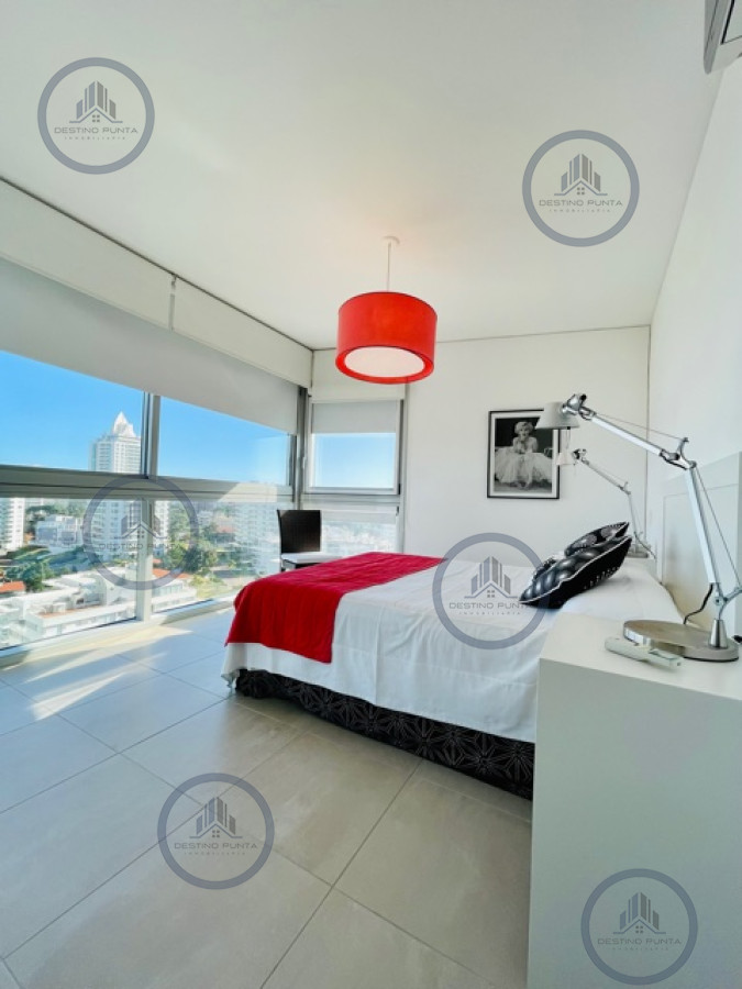Apartamento ID.46 - Venta de apartamento premiun de tres dormitorios más dependencia en torre de categoría sobre playa Brava, Punta del Este
