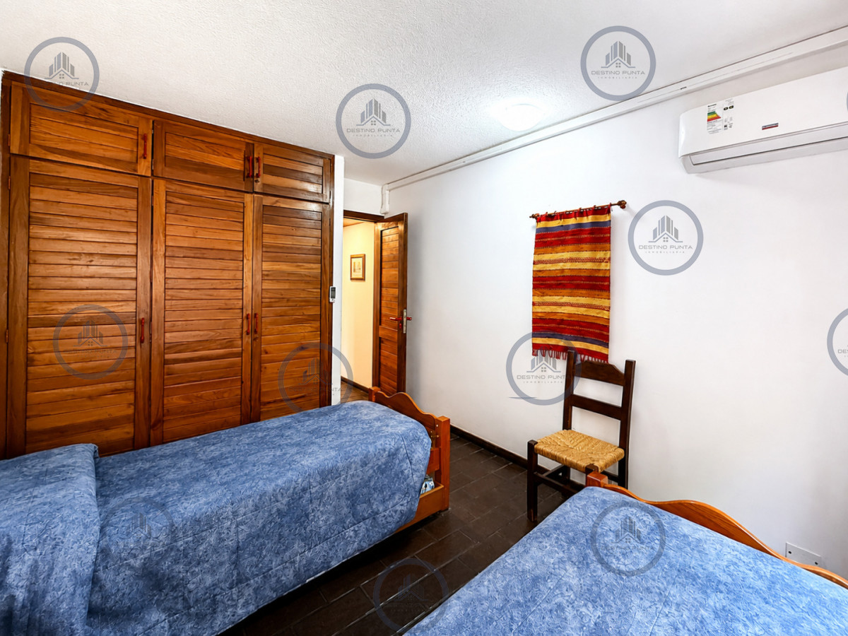 Apartamento ID.3115 - Oportunidad en Venta! Apartamento con alma de casa, 3 Dormitorios, Parrillero y Estufa, en zona Península Punta del Este