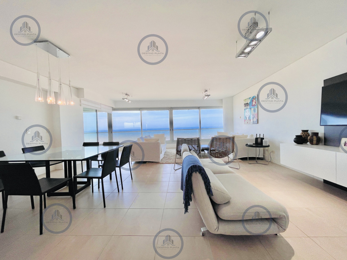 Apartamento ID.25 - Venta y alquiler temporario de apartamento de tres dormitorios mas dependencia de servicio en Playa Brava