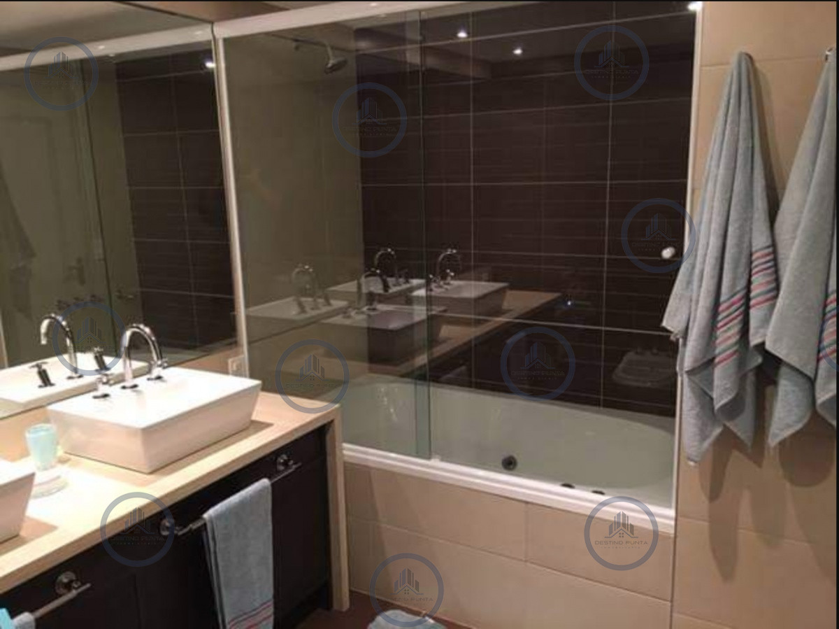 Apartamento ID.223 - Excelente Apartamento de dos Dormitorios en Playa Brava - Punta del Este