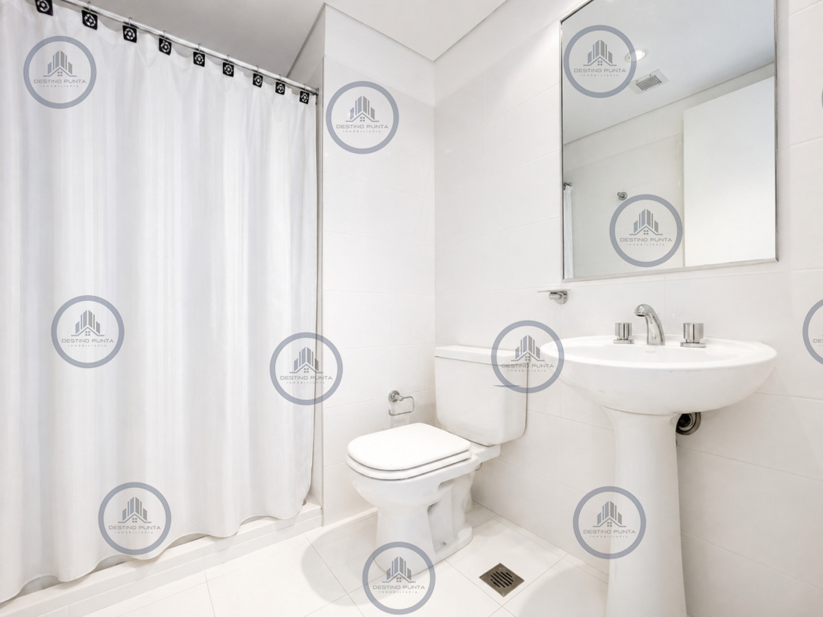 Apartamento ID.484 - Apartamento de 2 Dormitorios más Dependencia en Torre Le Parc, Playa Brava