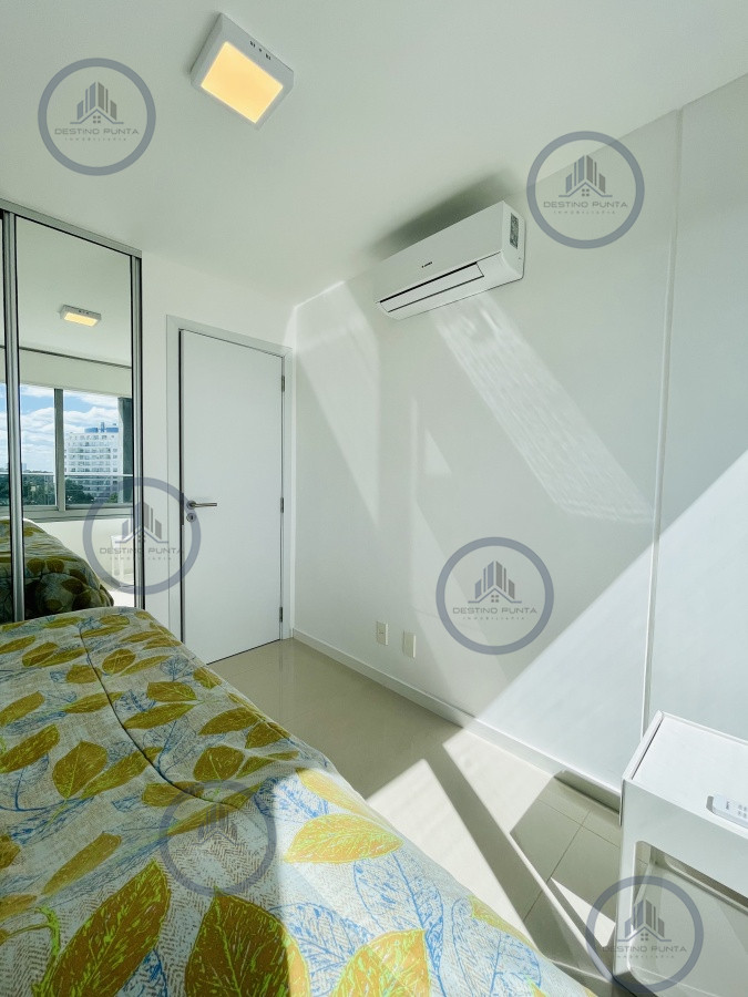 Apartamento ID.881 - Apartamento de 2 Dormitorios en Venta a metros de playa Brava, Punta del Este