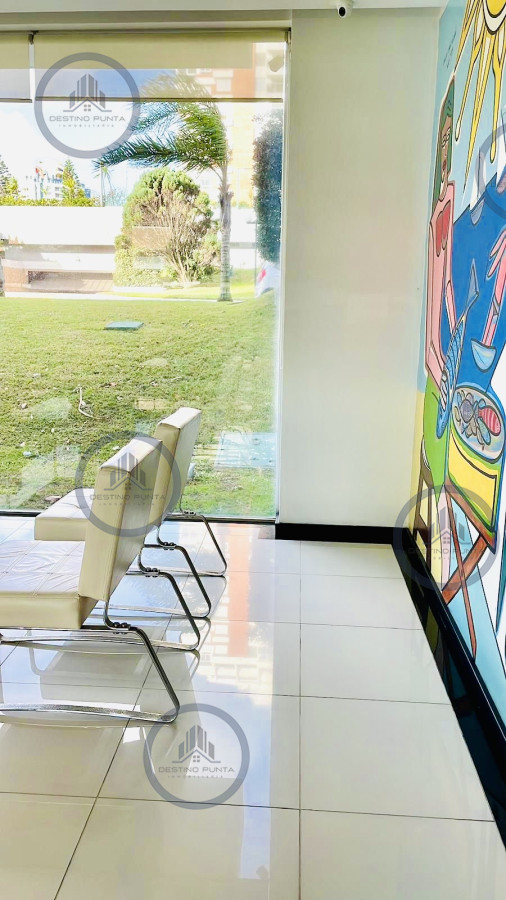 Apartamento ID.1622 - Apartamento de 1 Dormitorio en Torre con Servicios, Cerca del Mar - Alquiler Anual, Punta del Este