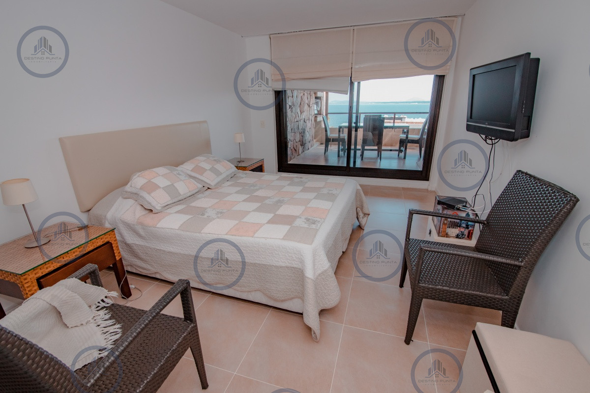 Apartamento ID.557 - Venta de apartamento de dos dormitorios con parrillero exclusivo, Punta Ballena