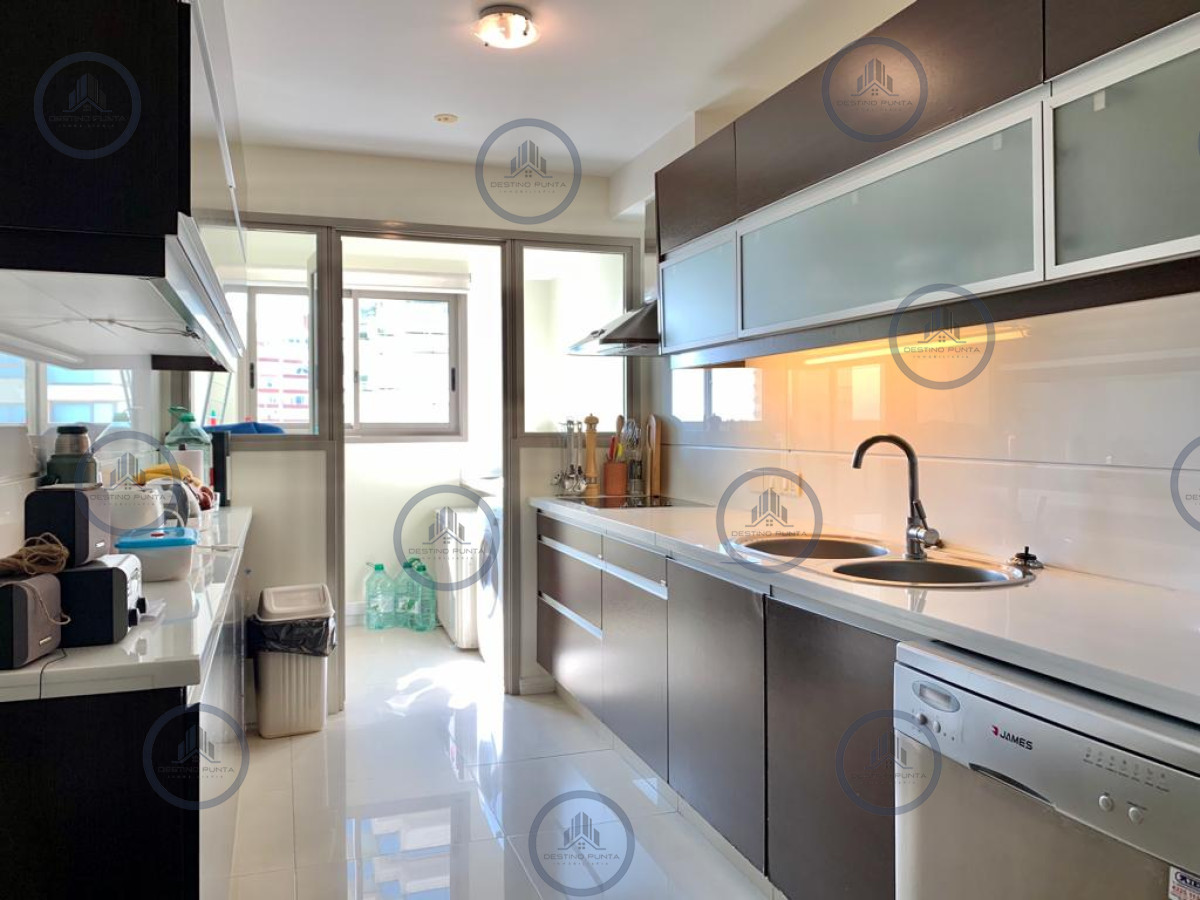 Apartamento ID.241 - Excelente Apartamento de 3 Dormitorios en Playa Brava - Punta del Este