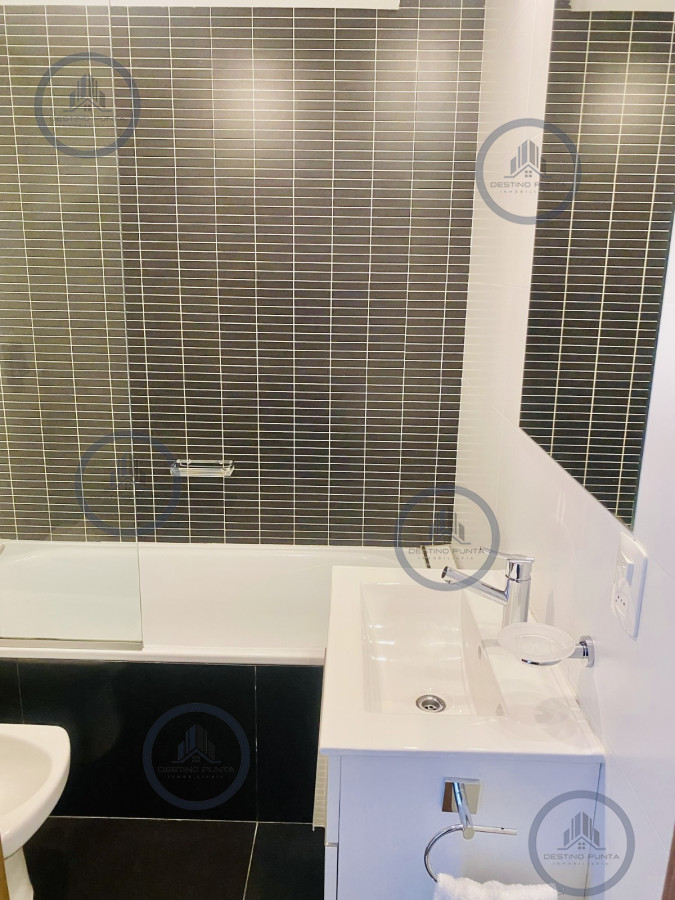 Apartamento ID.2927 - Apartamento de 2 Dormitorios y Parrillero con Vista al Mar en Playa Brava, Look Tower