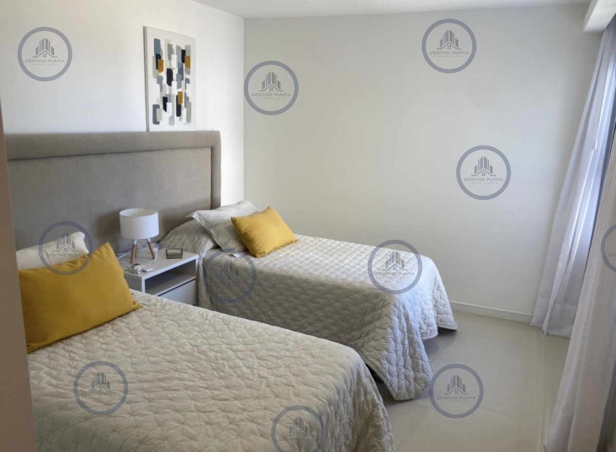 Apartamento ID.3284 - Alquiler temporal de apartamento a pasos de Playa Brava, 3 dormitorios mas dependencia y parrillero