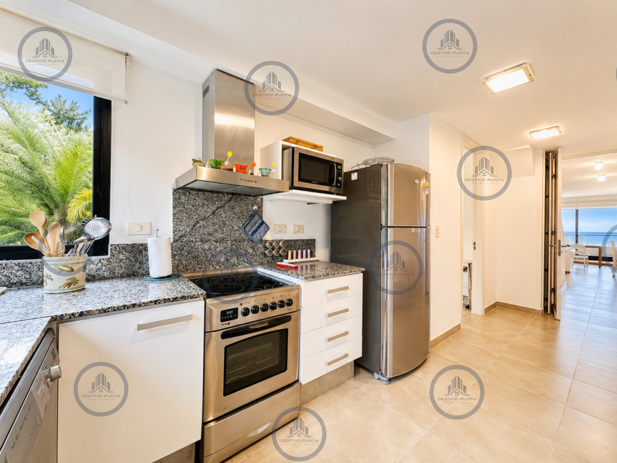 Apartamento ID.2462 - Excelente y amplio departamento duplex en venta de 3 dormitorios mas dependencia con parrillero, Punta Ballena