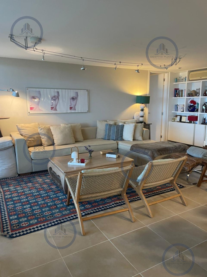 Apartamento ID.421 - Maravilloso departamento de 2 dormitorios con parrillero y salida al jardín en alquiler 