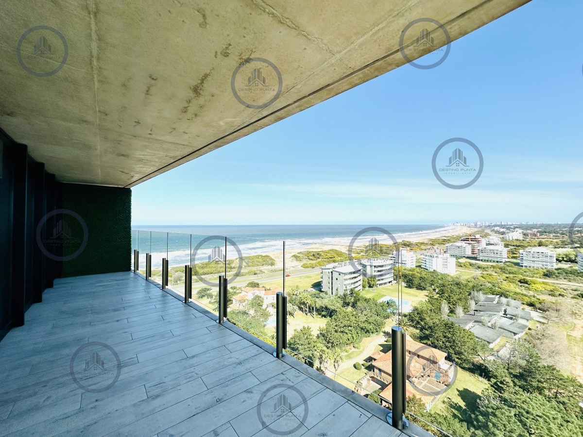 Apartamento ID.680 - Venta y alquiler de Apartamento de 1 Dormitorio en suite piso alto de Torre Surfside Village, Punta del Este