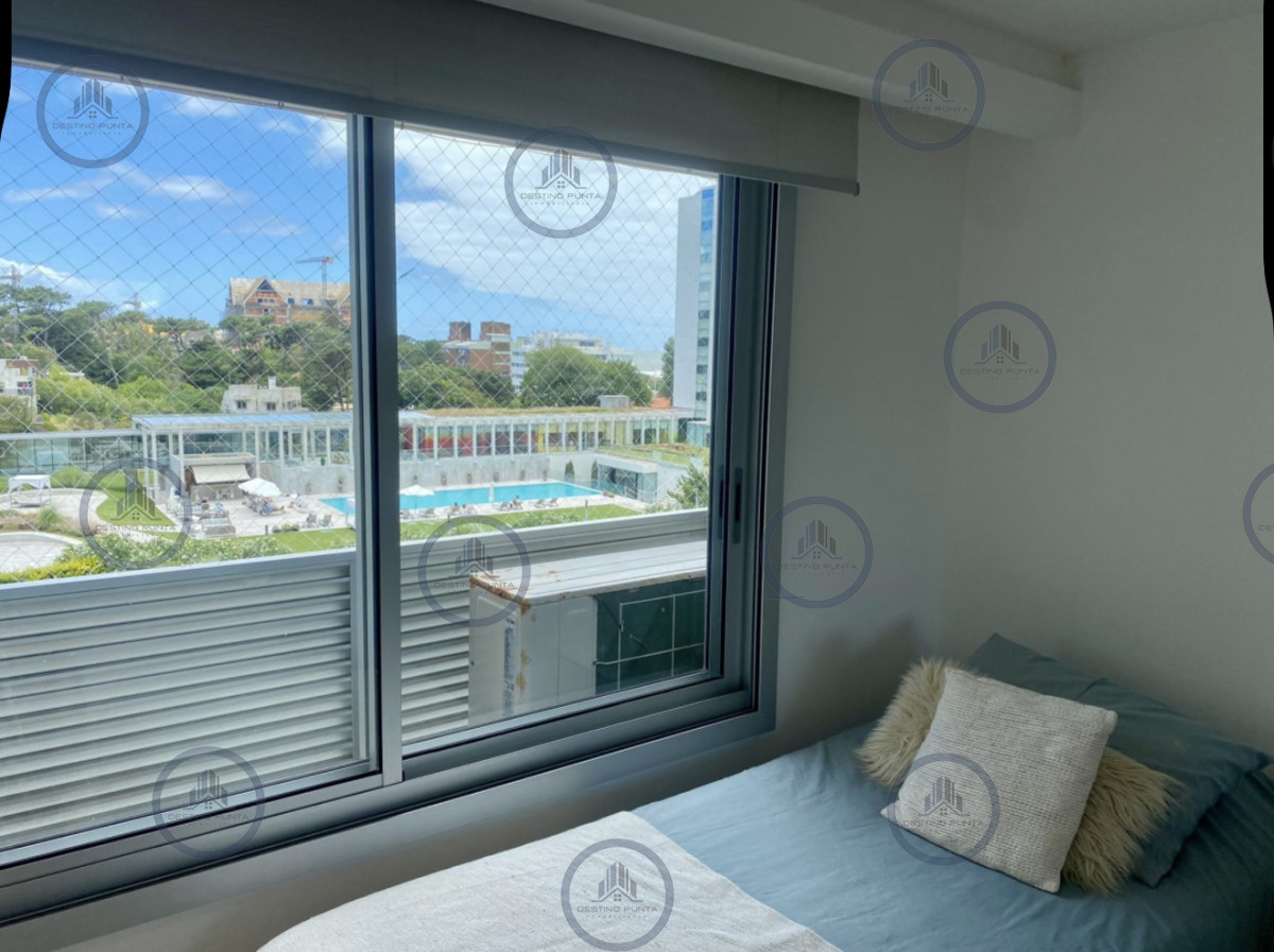 Apartamento ID.2896 - Alquiler temporal apartamento de 3 amplios dormitorios más dependencia con parrillero propio Playa Brava