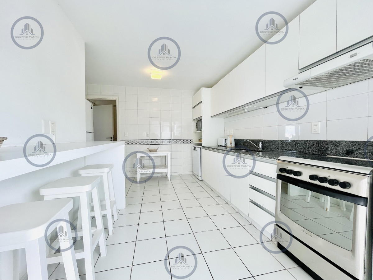 Apartamento ID.1599 - Maravilloso Penthouse de 3 Dormitorios y Parrillero en Montoya, La Barra