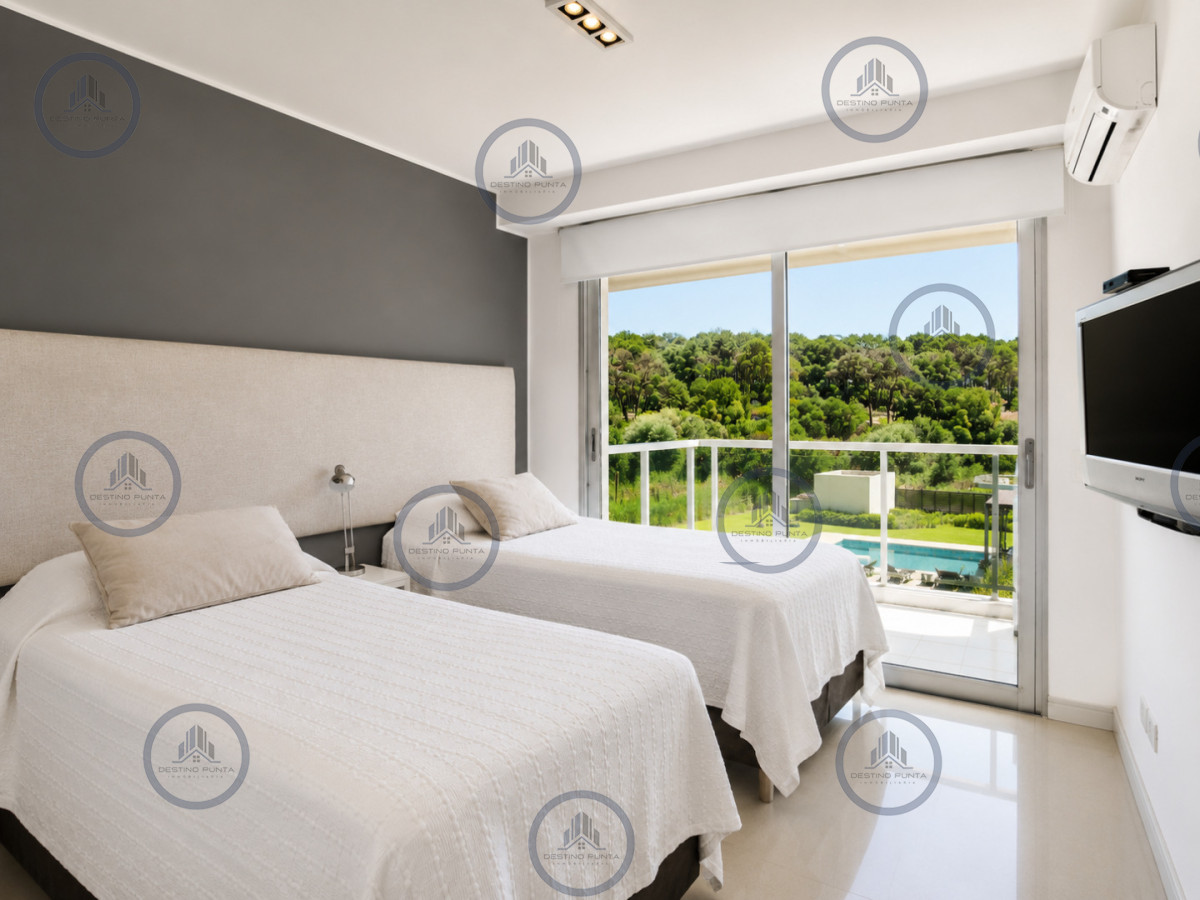Apartamento ID.1816 - Apartamento de 3 Dormitorios en Primera Línea del Mar, Playa Brava Punta del Este
