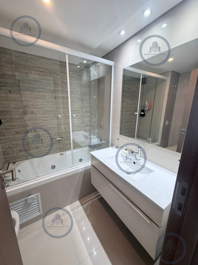 Apartamento ID.299 - Apartamento de 2 Dormitorios en Frente a Playa Brava - Punta del Este