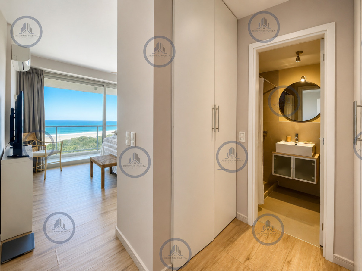 Apartamento ID.3301 - Moderno Apartamento de 3 Dormitorios en Primera Línea del Mar. Blue Marine, Playa Brava Punta del Este