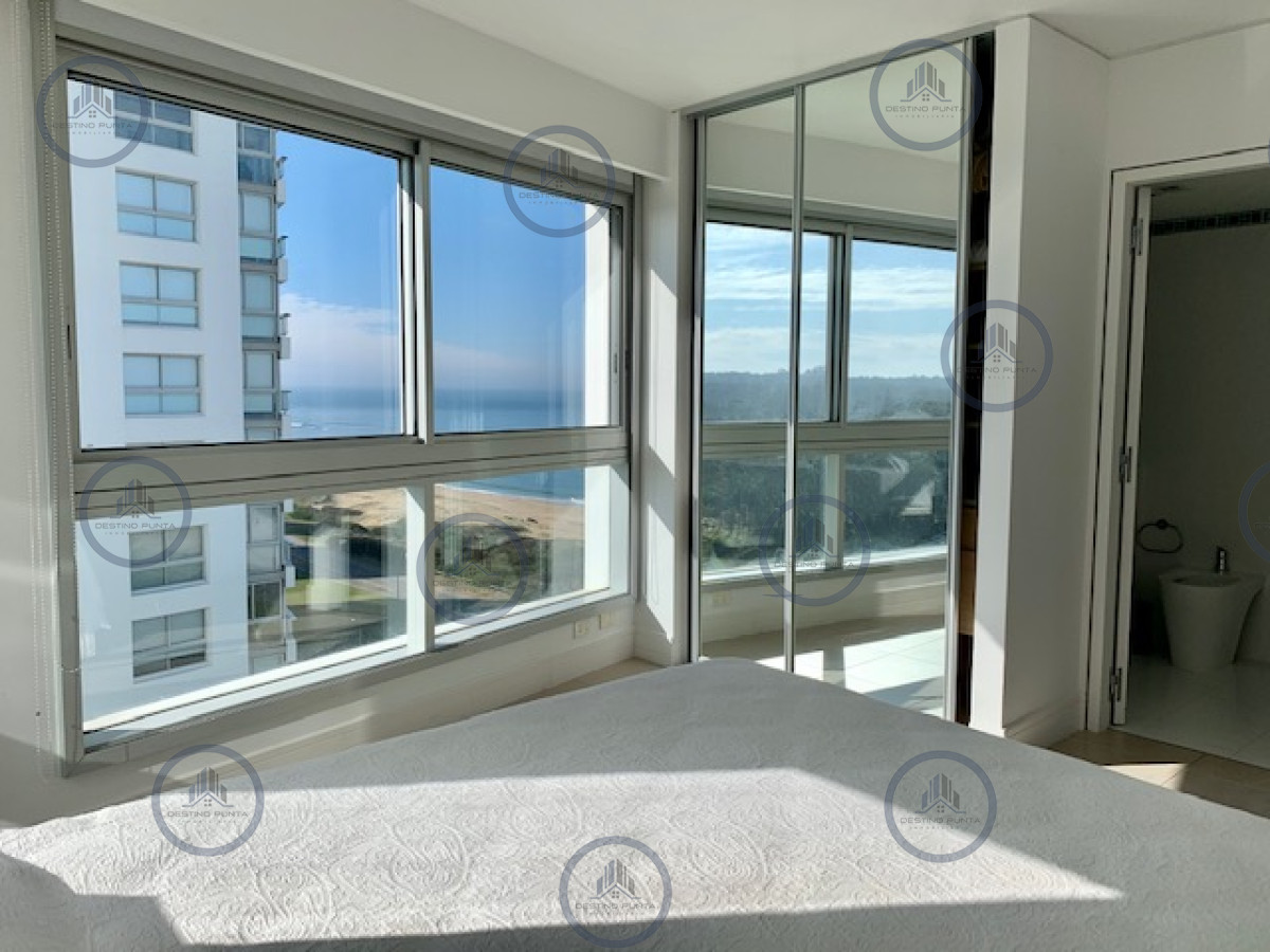 Apartamento ID.25 - Venta y alquiler temporario de apartamento de tres dormitorios mas dependencia de servicio en Playa Brava
