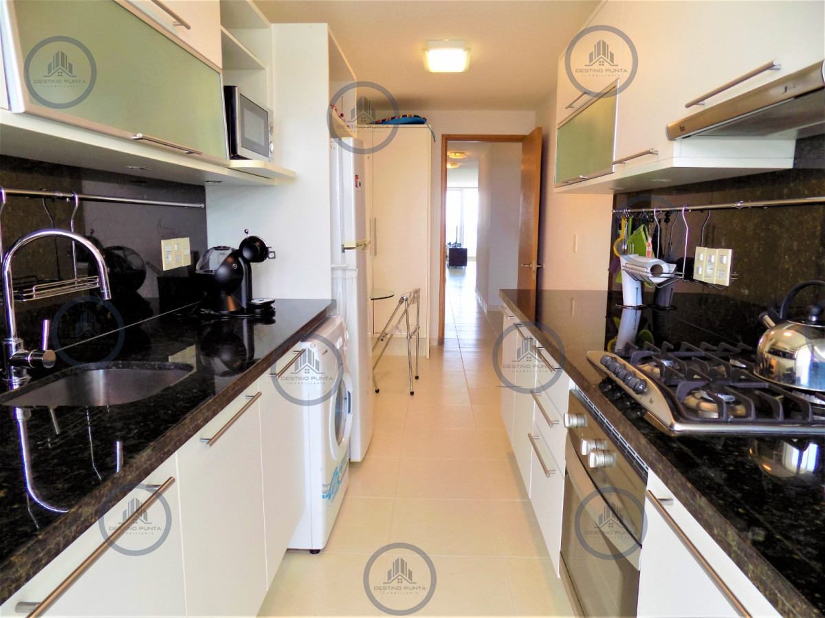 Apartamento ID.1750 - Excelente Apartamento de 2 Dormitorios en Playa Mansa - Punta del Este