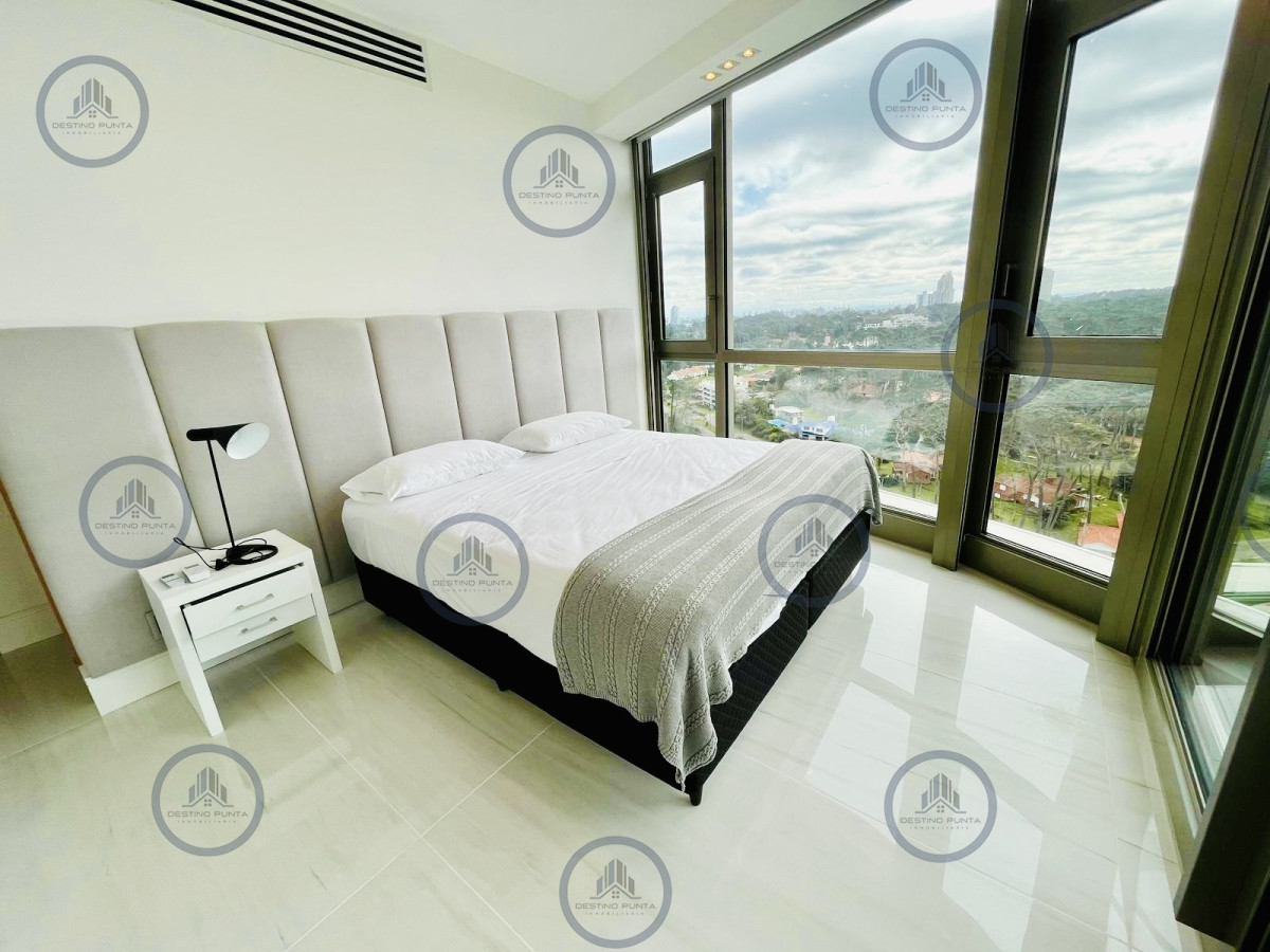 Apartamento ID.2287 - Exclusiva unidad de 4 dormitorios en suite en Fendi Chateu Playa Mansa Disponible Alquiler Anual