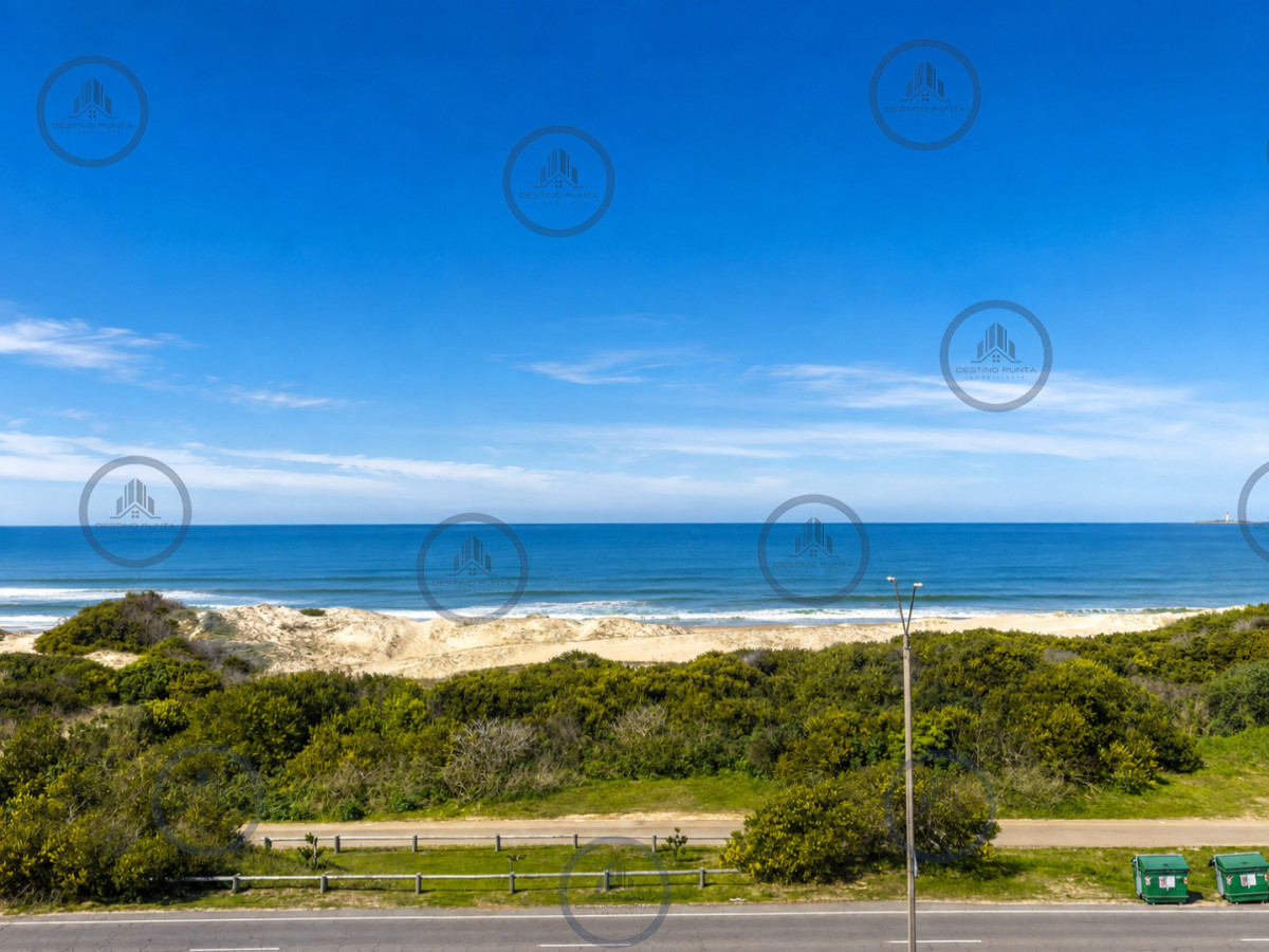 Apartamento ID.3301 - Moderno Apartamento de 3 Dormitorios en Primera Línea del Mar. Blue Marine, Playa Brava Punta del Este