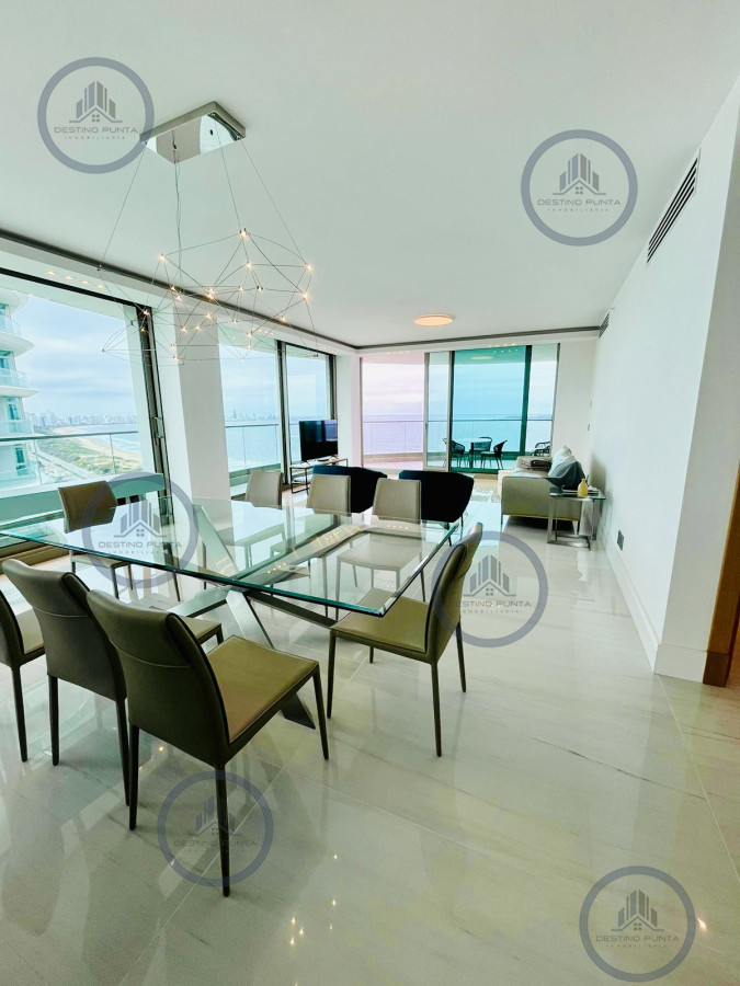 Apartamento ID.2287 - Exclusiva unidad de 4 dormitorios en suite en Fendi Chateu Playa Mansa Disponible Alquiler Anual