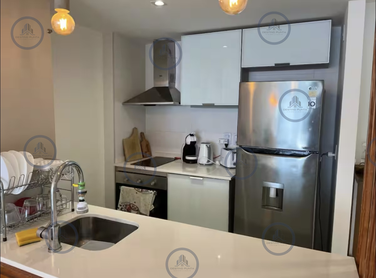 Apartamento ID.2760 - Alquiler temporal de apartamento de 2 dormitorios con 2 baños en excelente ubicación entre playas mansa y brava 