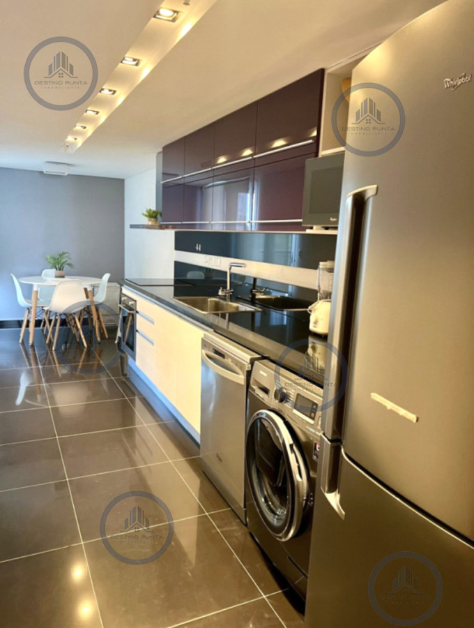 Apartamento ID.3160 - Venta de apartamento con vista al mar a pasos de playa Brava de 2 dormitorios con parrillero 