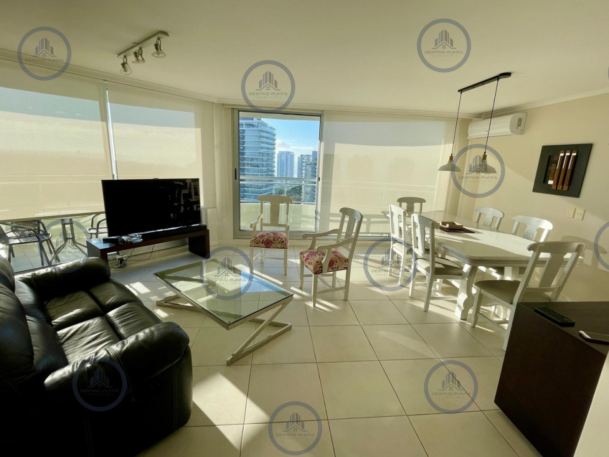 Apartamento ID.3127 - Apartamento luminoso con variedad de servicios en venta, 3 dormitorios, zona Roosevelt Playa Brava