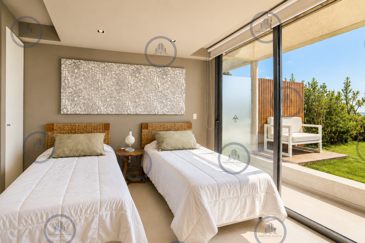 Apartamento ID.429 - Apartamento de 3 Dormitorios, Parrillero de uso exclusivo y Jardín en Punta Ballena, Punta del Este