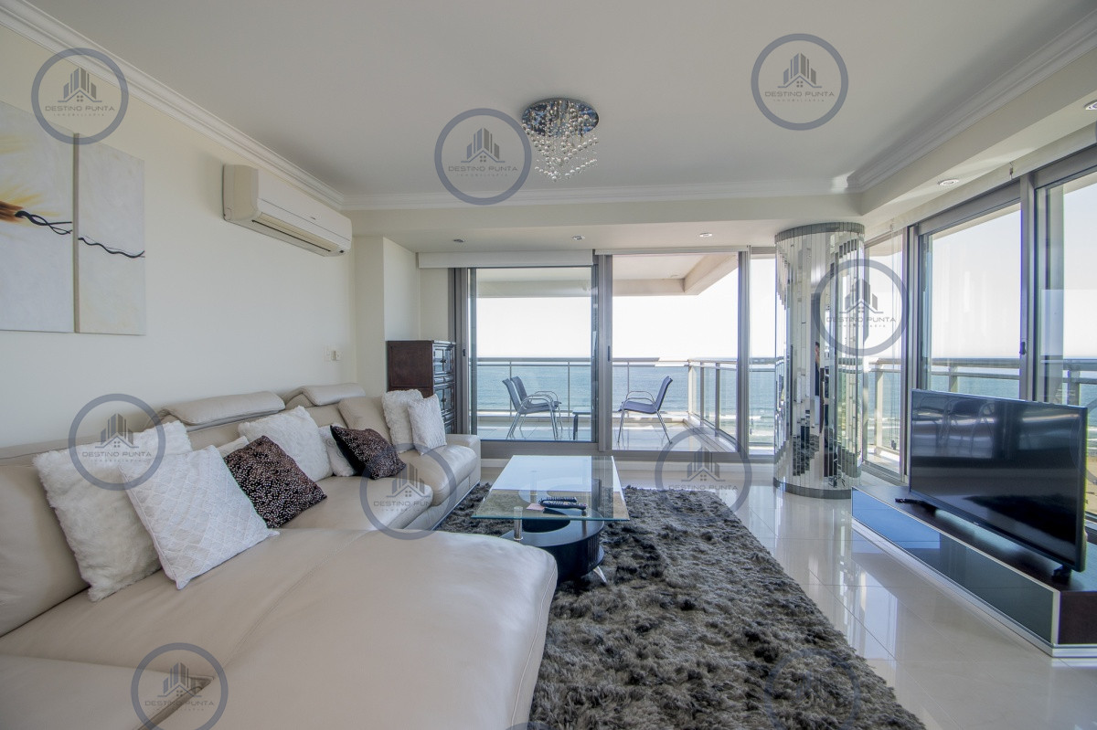 Moderno Apartamento de 3 Dormitorios y Dependencia frente al Mar - Venta y Alquiler — fotografía 4