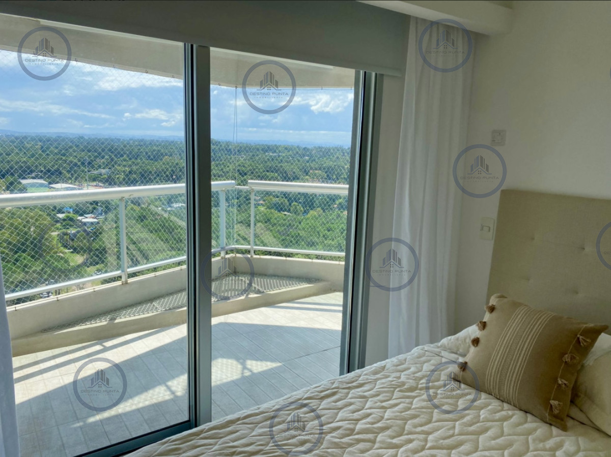 Apartamento ID.175 - Alquiler temporal de apartamento piso alto de 2 dormitorios más servicio en playa brava 